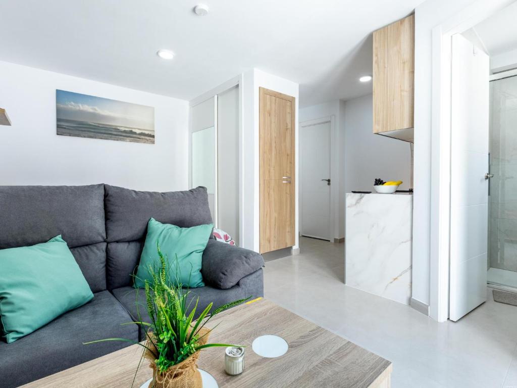 1 Charming Apartment in Las Americas - 2