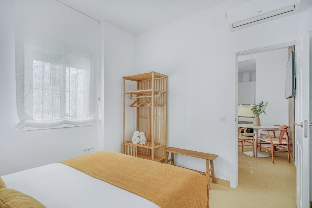 Mariblanca & Old Town by ELE Apartments - 4