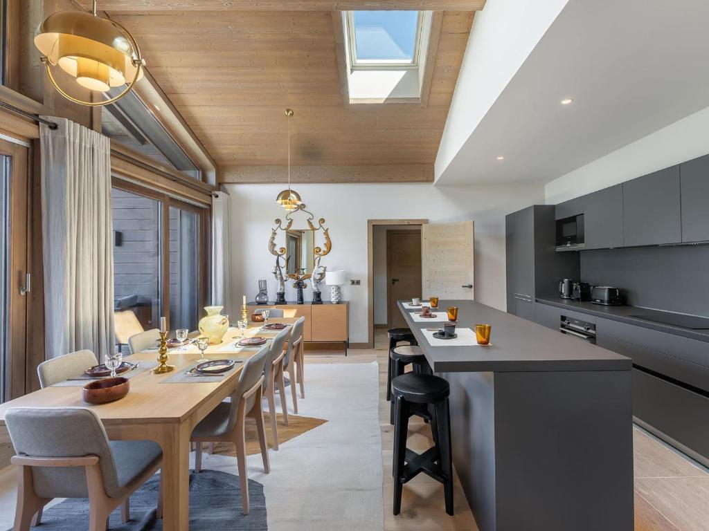Duplex à Megève avec spa, piscine, salle de sport et cheminée - FR-1-569-32 - 4