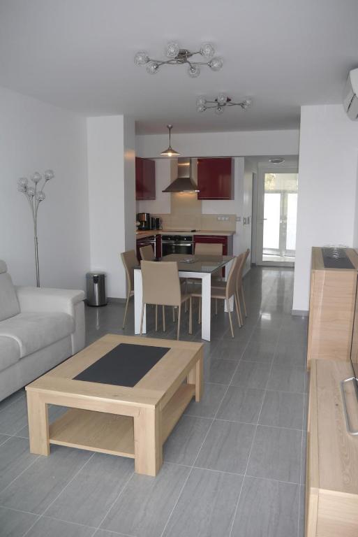 Very nice apartment 100 meters Calvi beach - 2