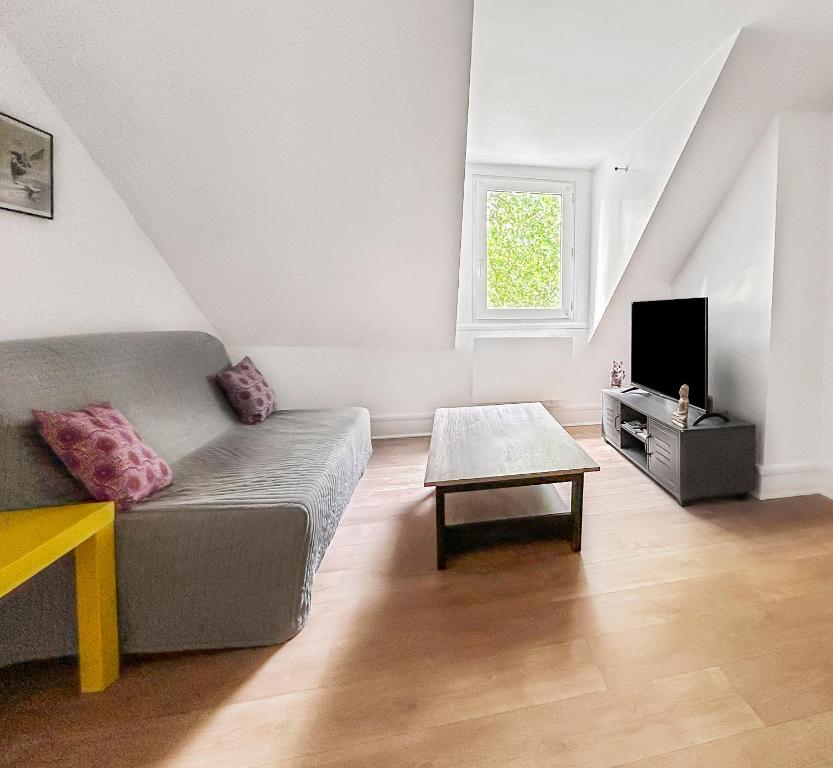 Charmant studio - vue parc- proche transports, Tours