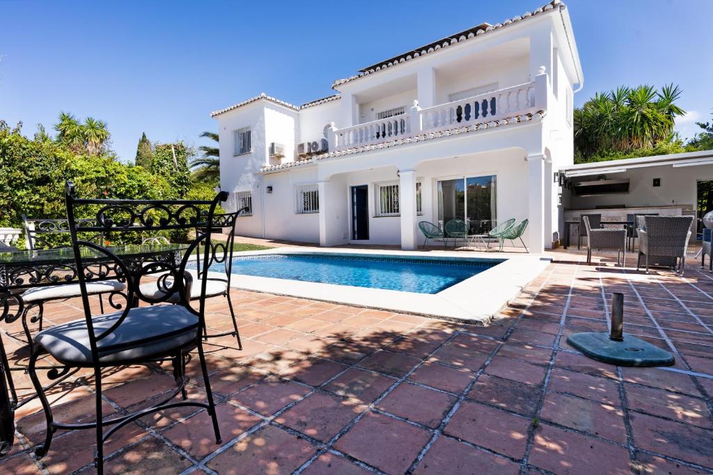 Villa Blue Skies- Calahonda - 4