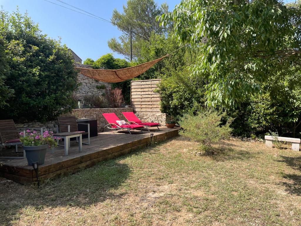 La Chambre Haute, spa et jardin extérieur à Nîmes - 5