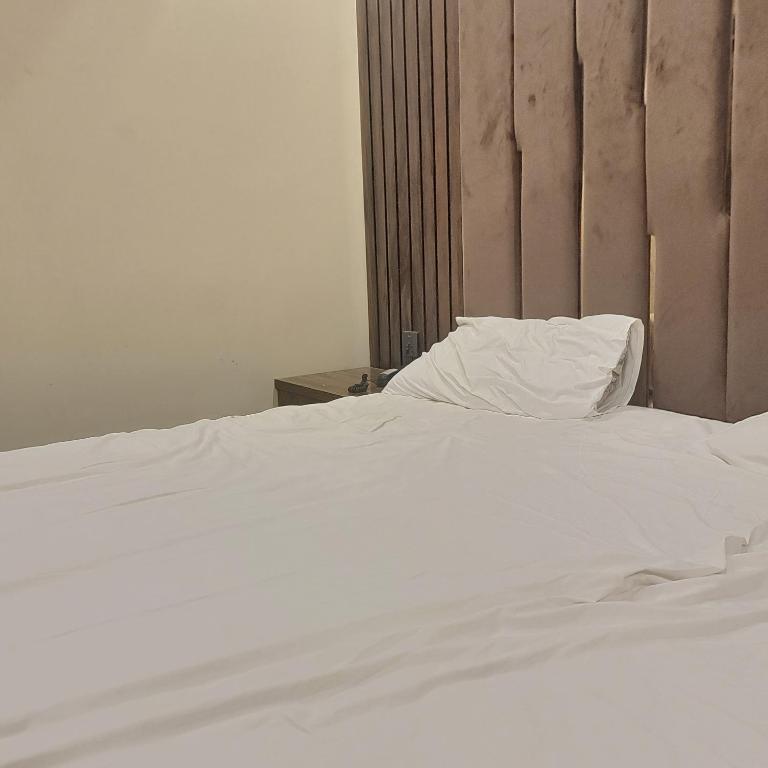 Guest House, Karáčí