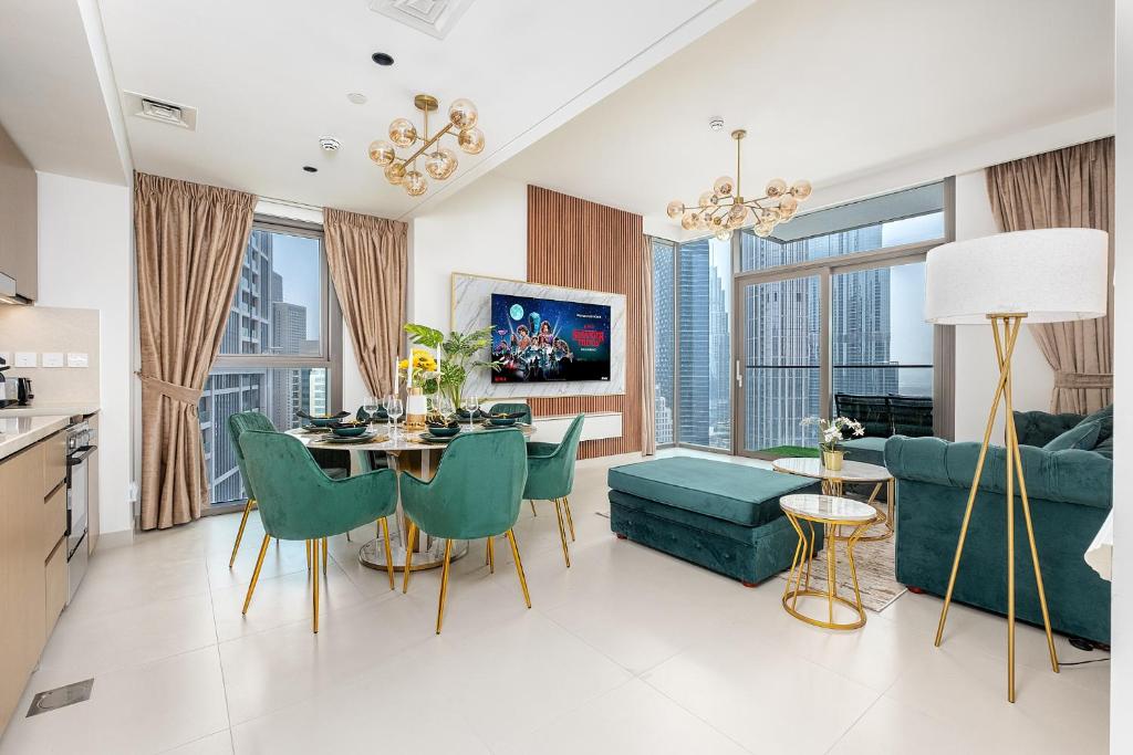 Stylish 2BR with Burj View & 5 min from Dubai Mall, Dubaj
