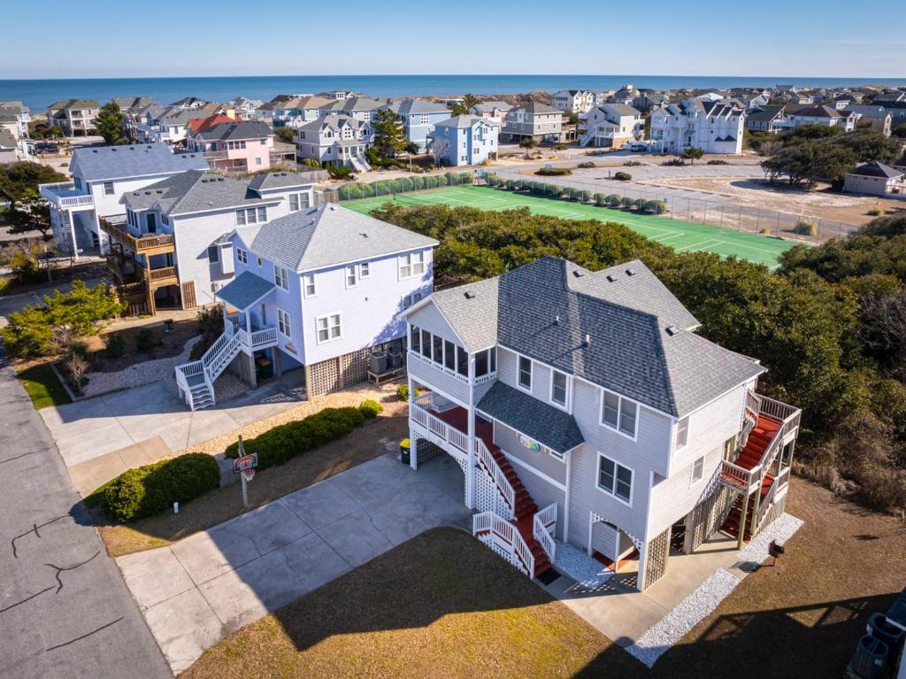 Steps to Beach Pool & Tennis in heart of Corolla, Corolla