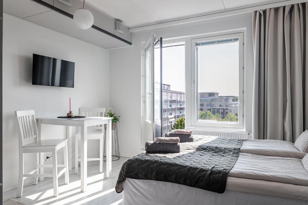Modern Studio with Balcony next to Railway Station, Lahti