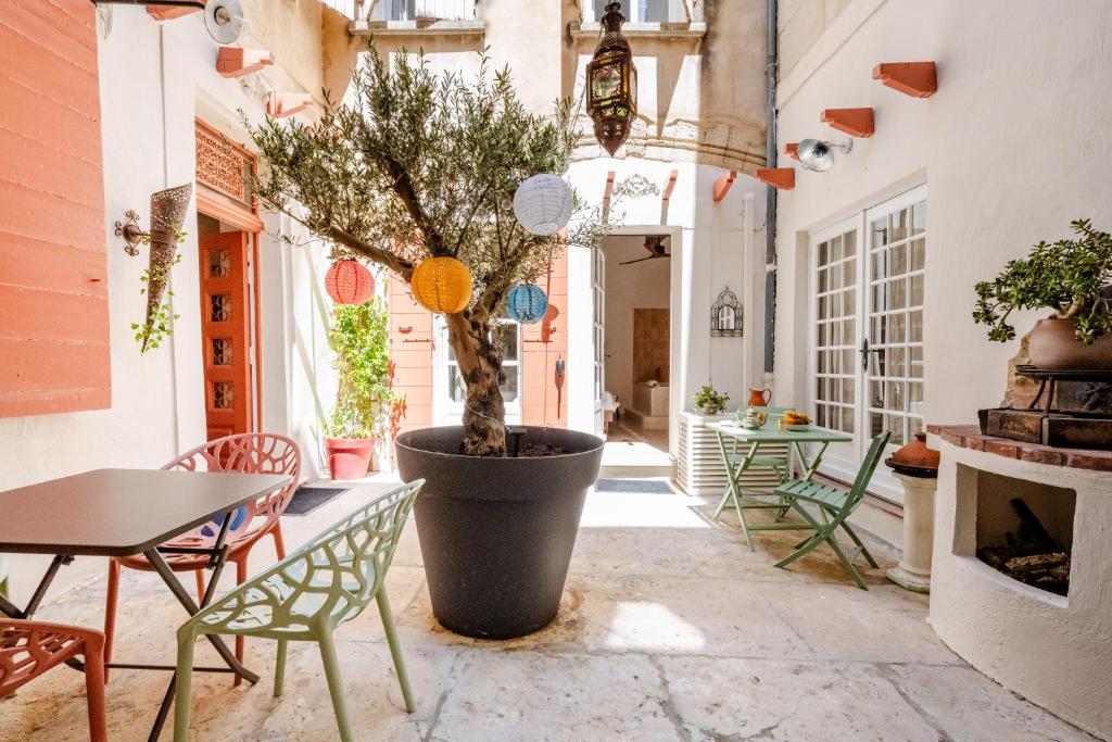 La Cour Secrète - Suite Bali - Escapade balinaise romantique - Balnéo privée - Spacieuse et tamisée - cœur de ville Carpentras - 2