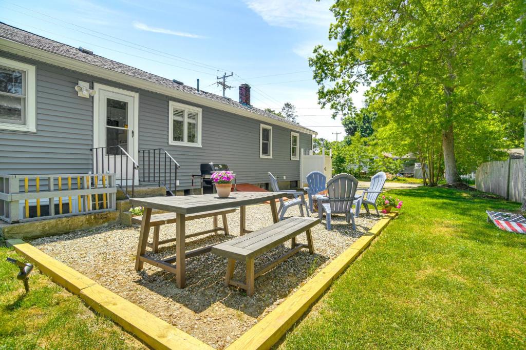 Private Beach and Pool Access Cape Cod Retreat, Falmouth