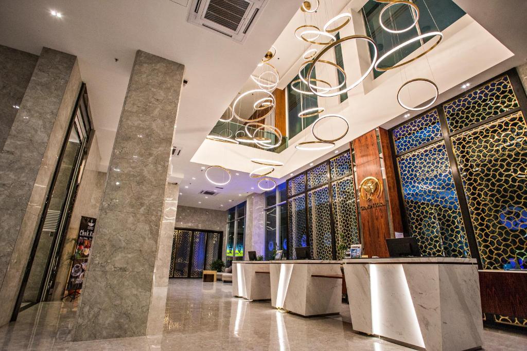 Grand Flora Hotel