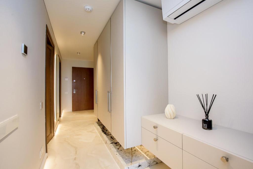 Playa Miraflores Luxury Beachfront Apartment - 5