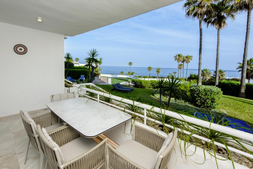 Playa Miraflores Luxury Beachfront Apartment - 3