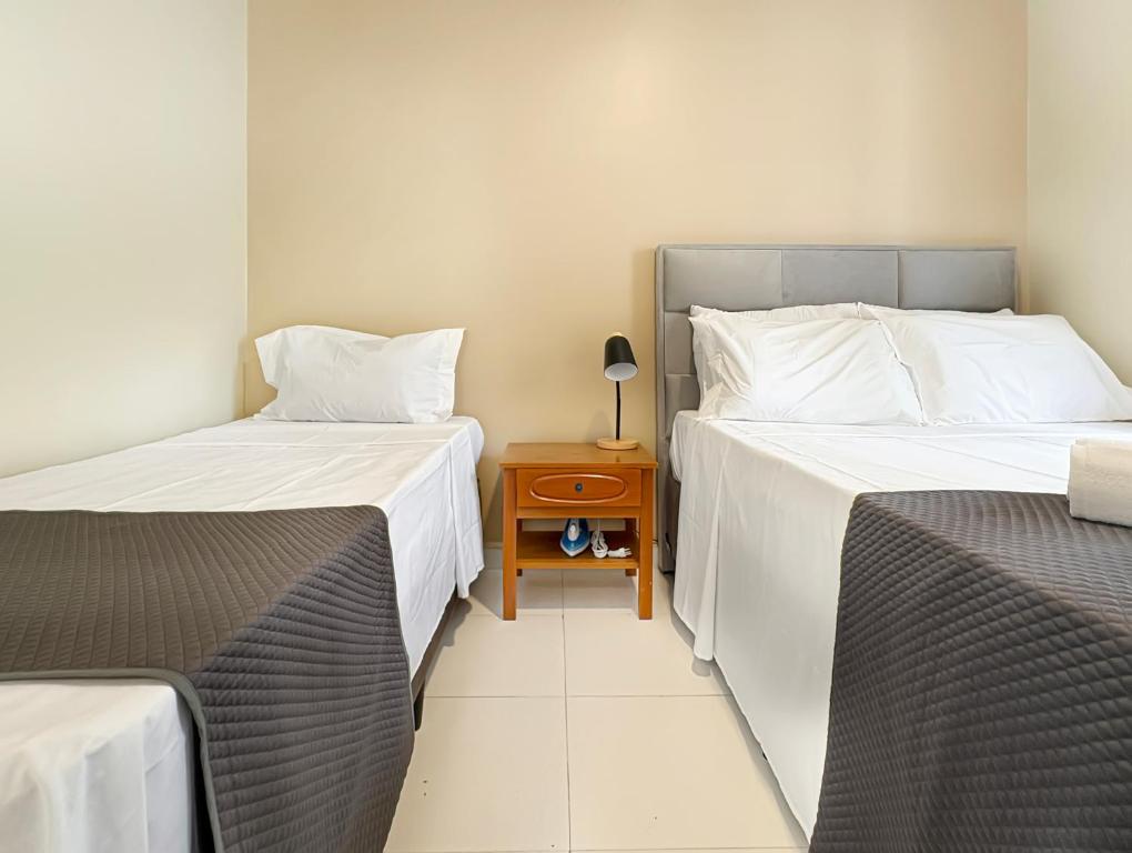 1 Suite with Private Kitchen Barbecue Pool, Guarujá