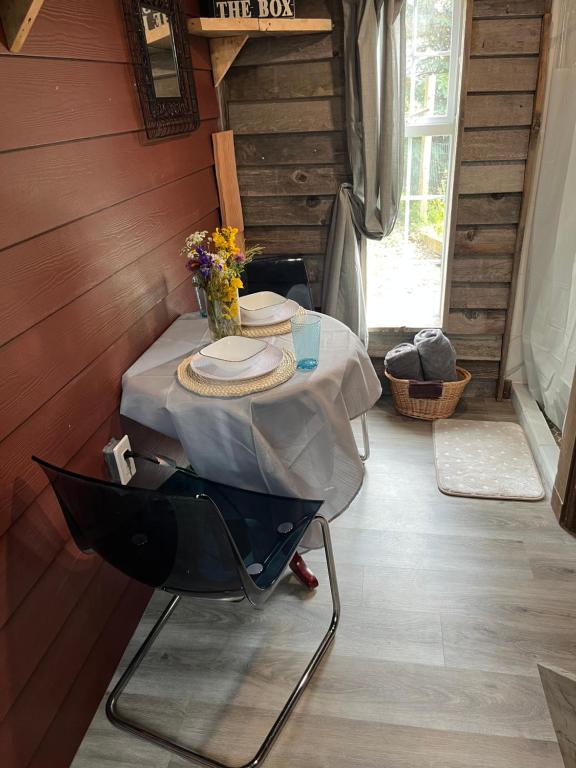 Rustic Guesthouse, Sayward