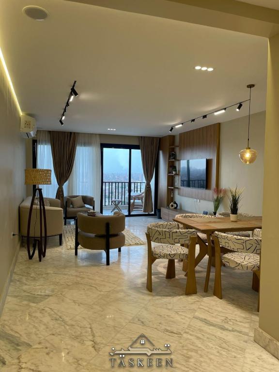 3BR Nile View in the Heart of Zamalek, Káhira