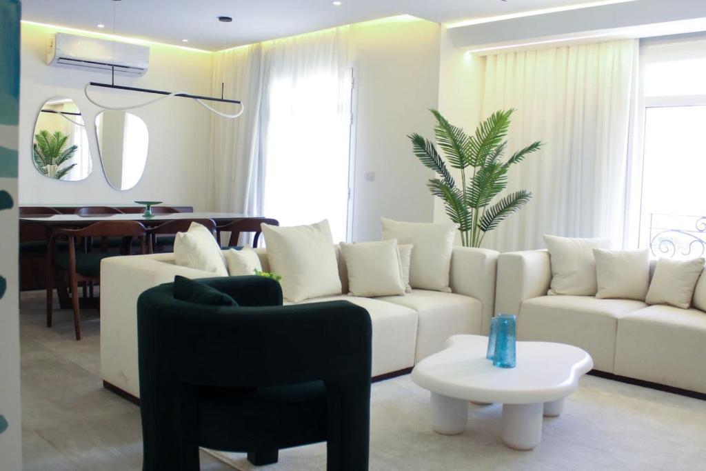 Vibrant 3BR Apt in New Cairo Hyde Park Compound, New cairo