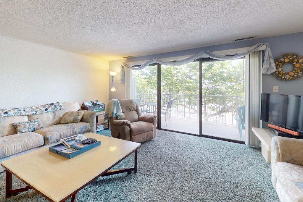 Waves 102, Ocean City