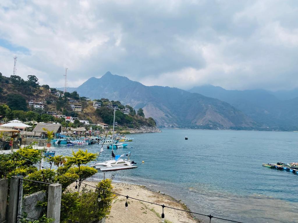 Orilla - Lakefront Getaway, San Pedro La Laguna