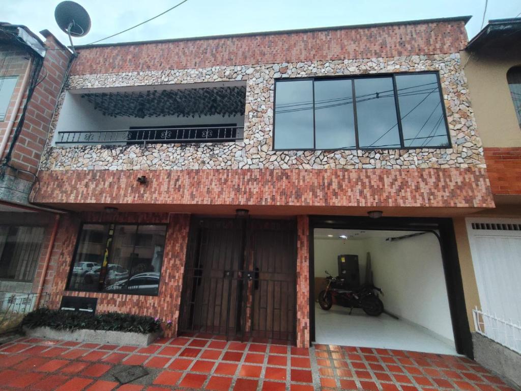 Glam House Hotel - 4