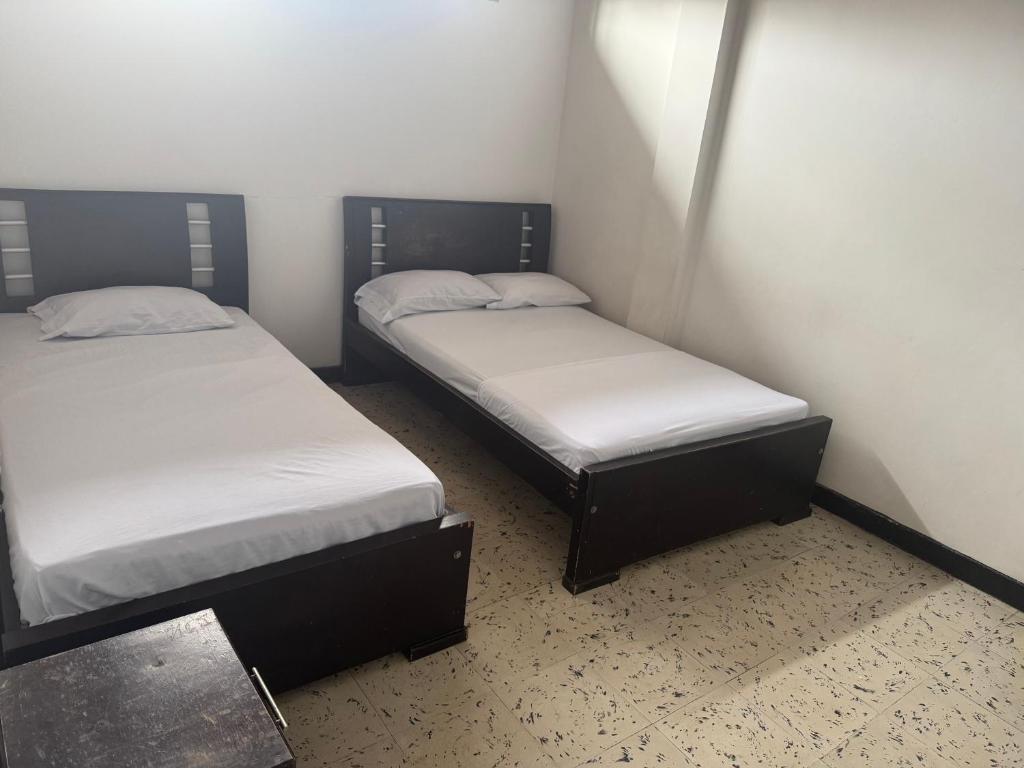 Astoria Hotel Confortable - 5