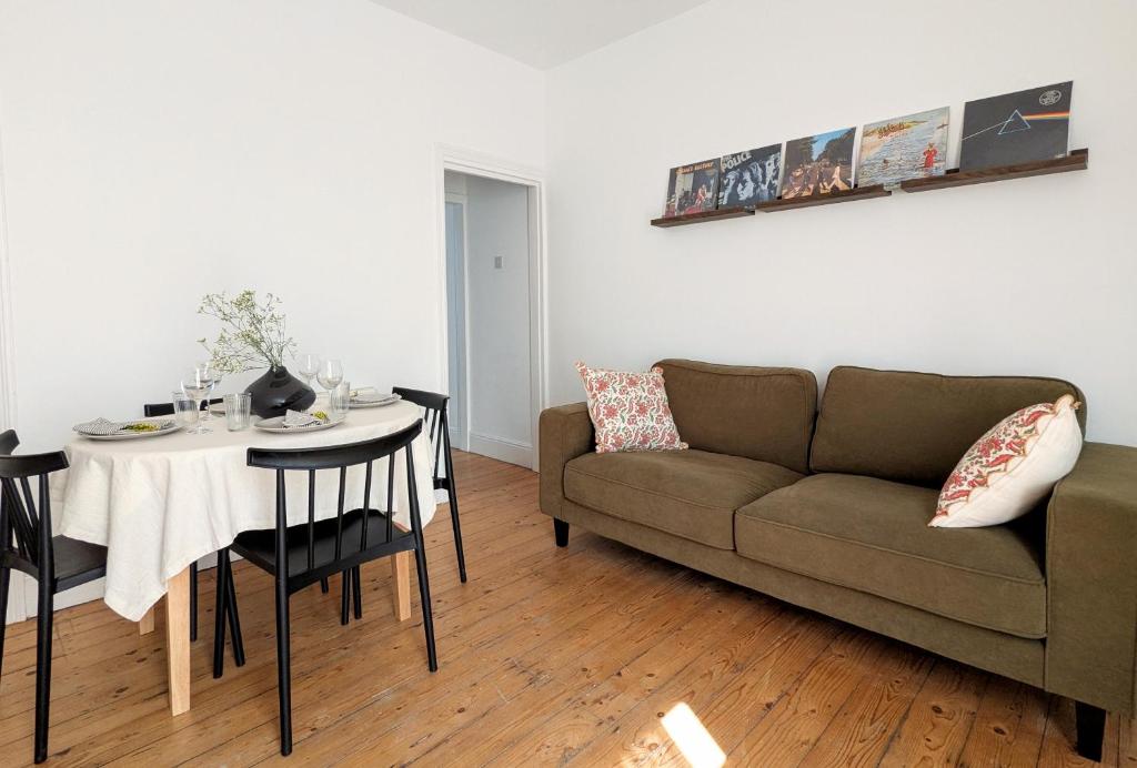 Urban Oasis Serviced Suite - Families, remote work, corporate, contractors, Spon End