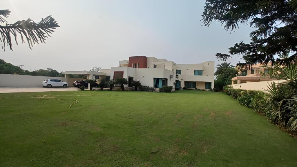 CHK INN by ChenOne, Lahore