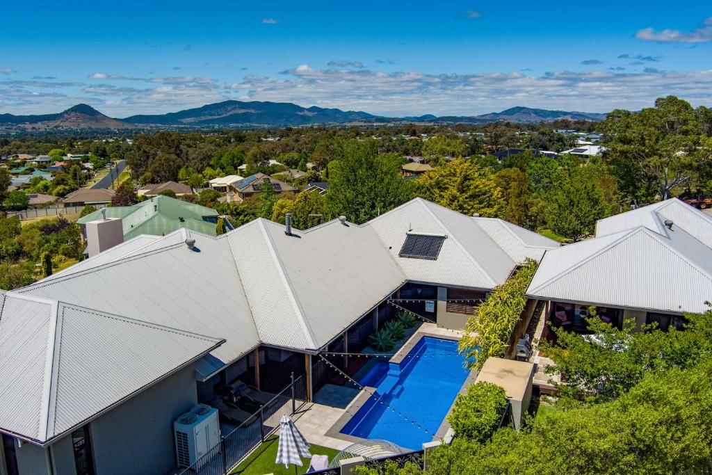 Red Lotus Guesthouse - A Grand Valley Views Escape, Mudgee