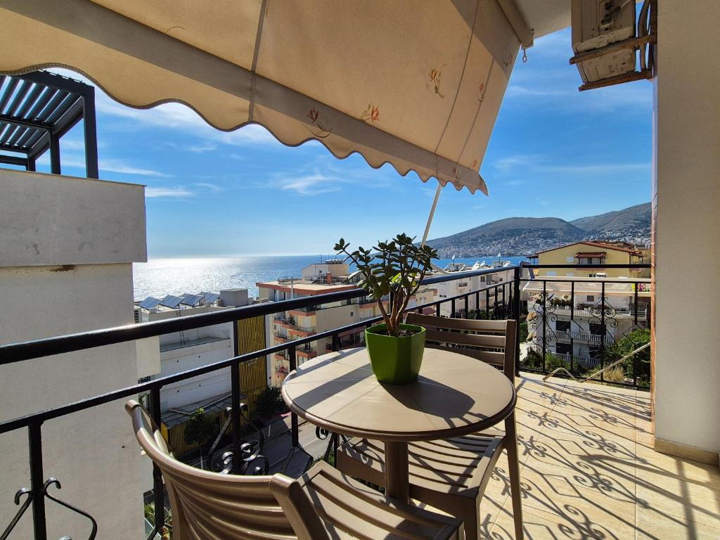 Augusto Rooms, Sarandë