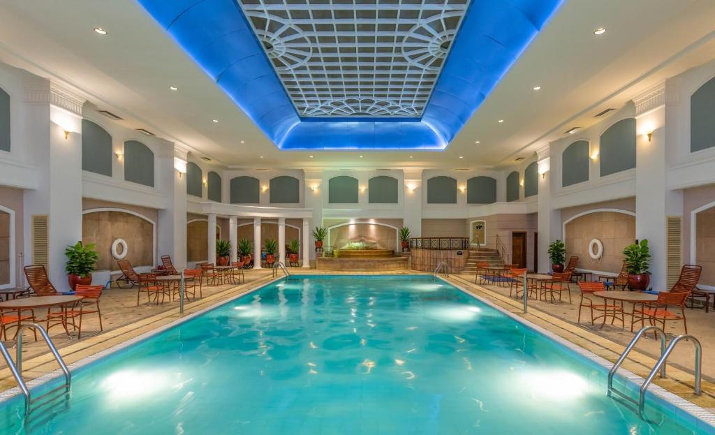 สระว่ายน้ำ