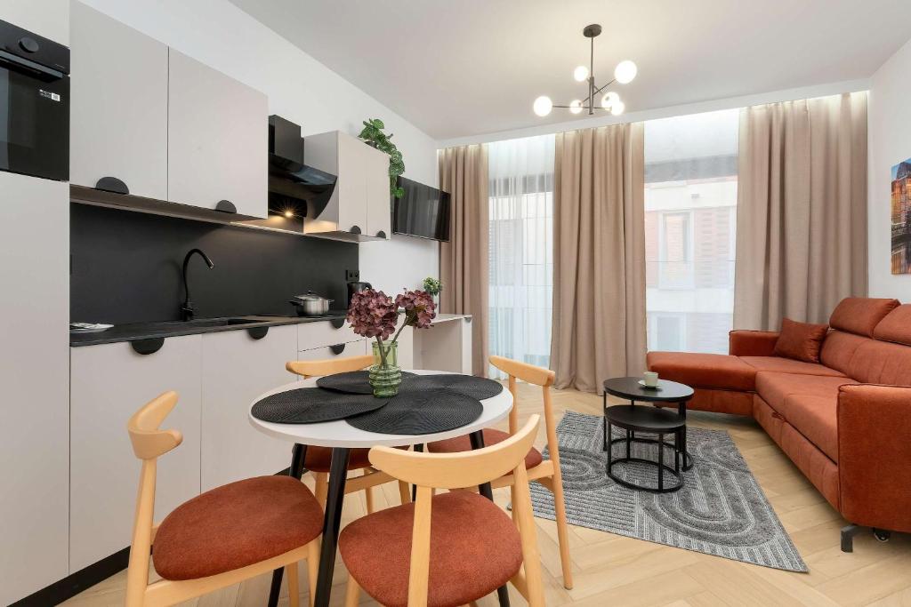 Charming Apartment on Wyspa Spichrzów by Noclegi Renters, Gdaňsk