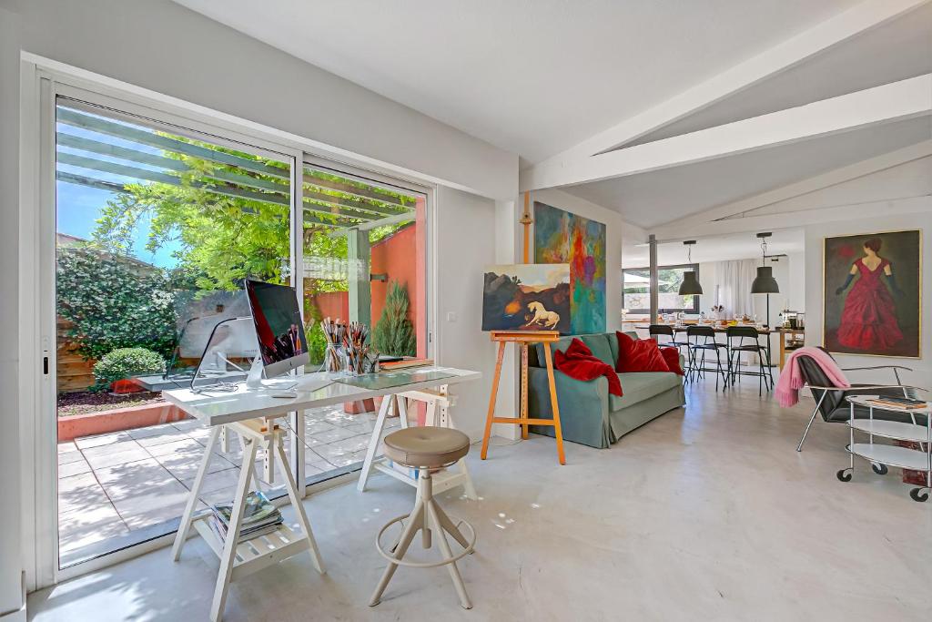 Artful Loft Retreat - Terrace, Parking - Happy Rentals - 3