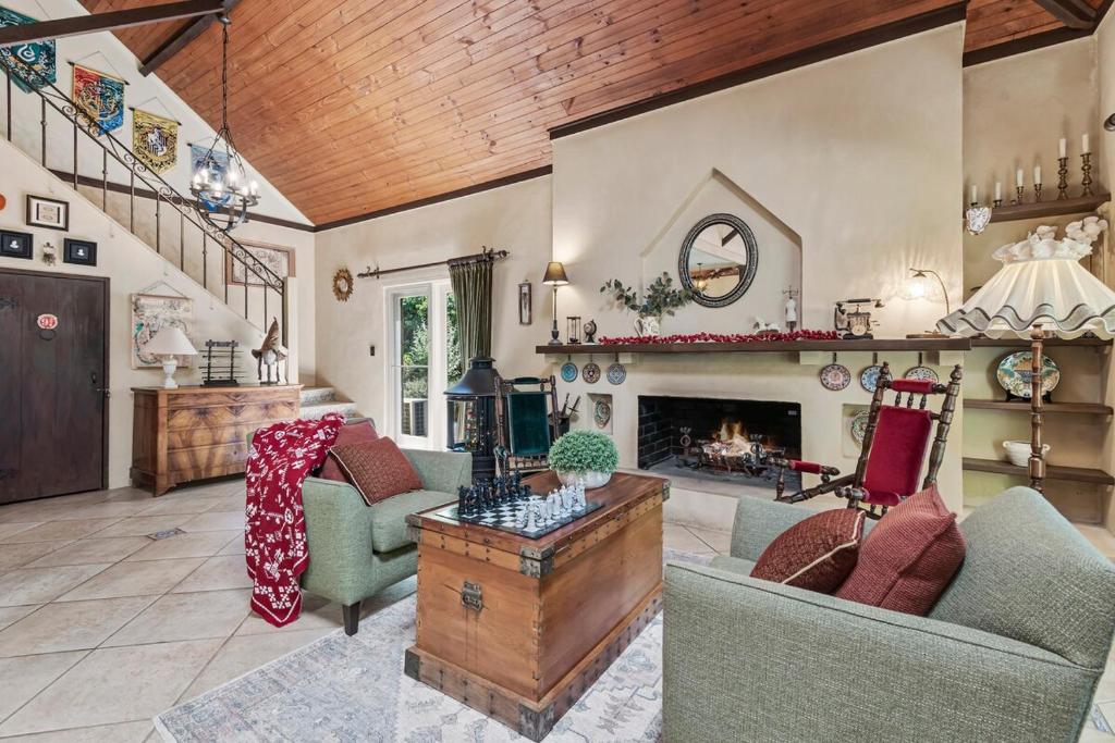 Magical Escape Emerald, Emerald