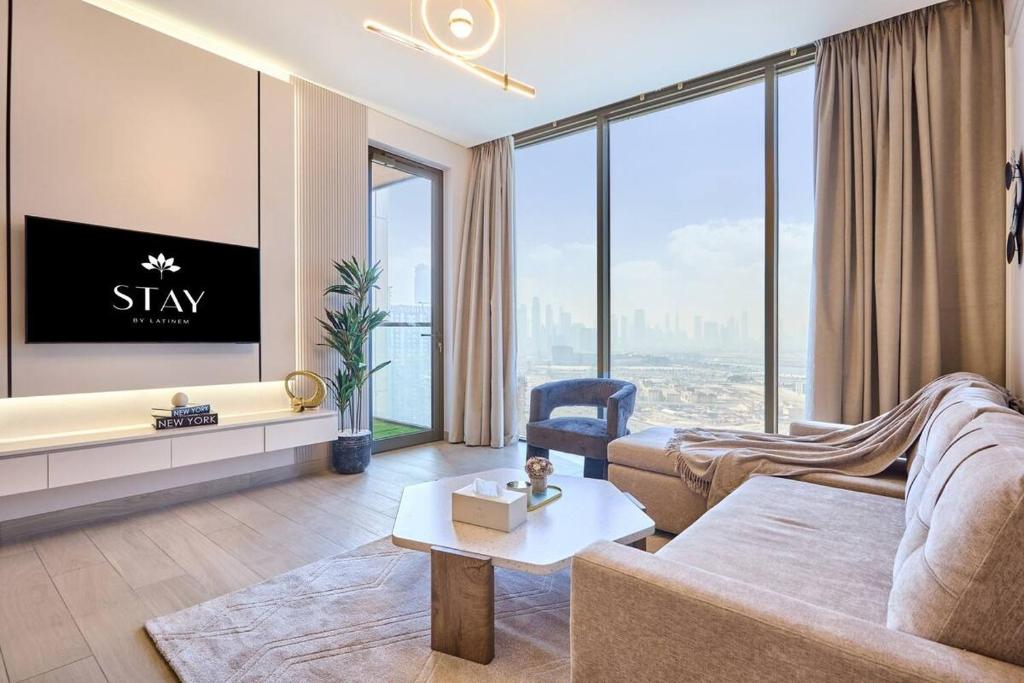 STAY BY LATINEM Luxury 1BR Holiday Home OPA2401 near Burj Khalifa, Dubái