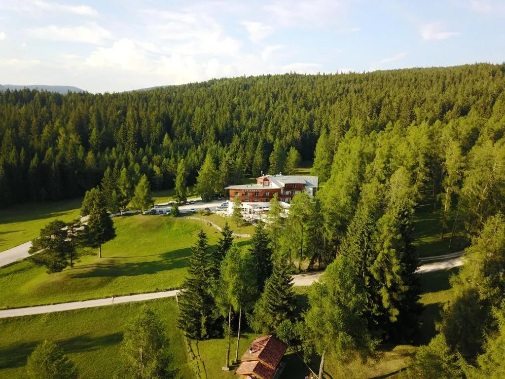 Il Falchetto, hotel in Sarnonico