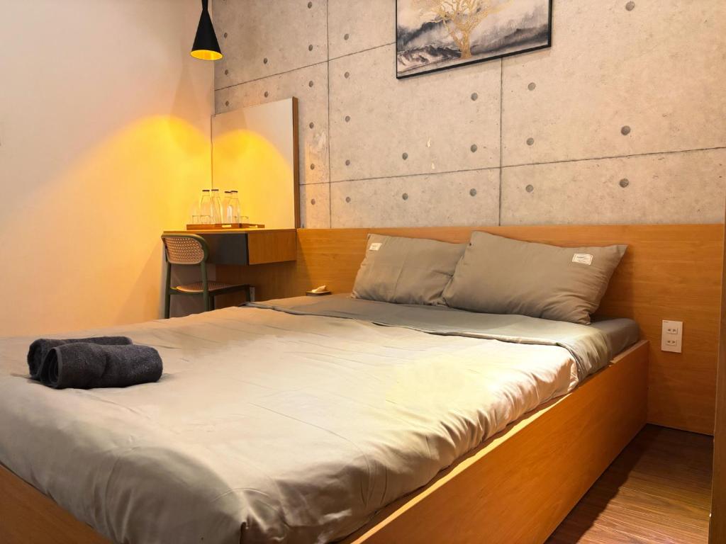 Valley 1, Kon Rung (1)