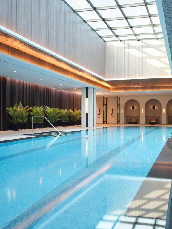 スイミングプール