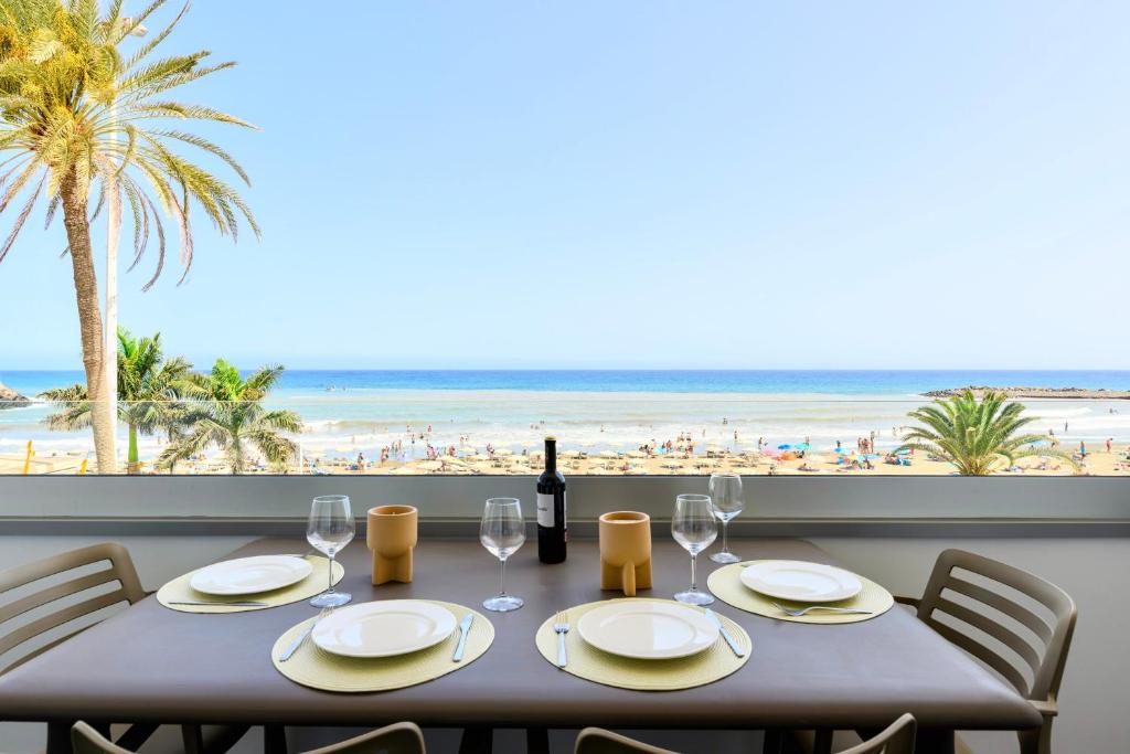Charming 2 Bedroom Retreat with Beachfront Views - 3