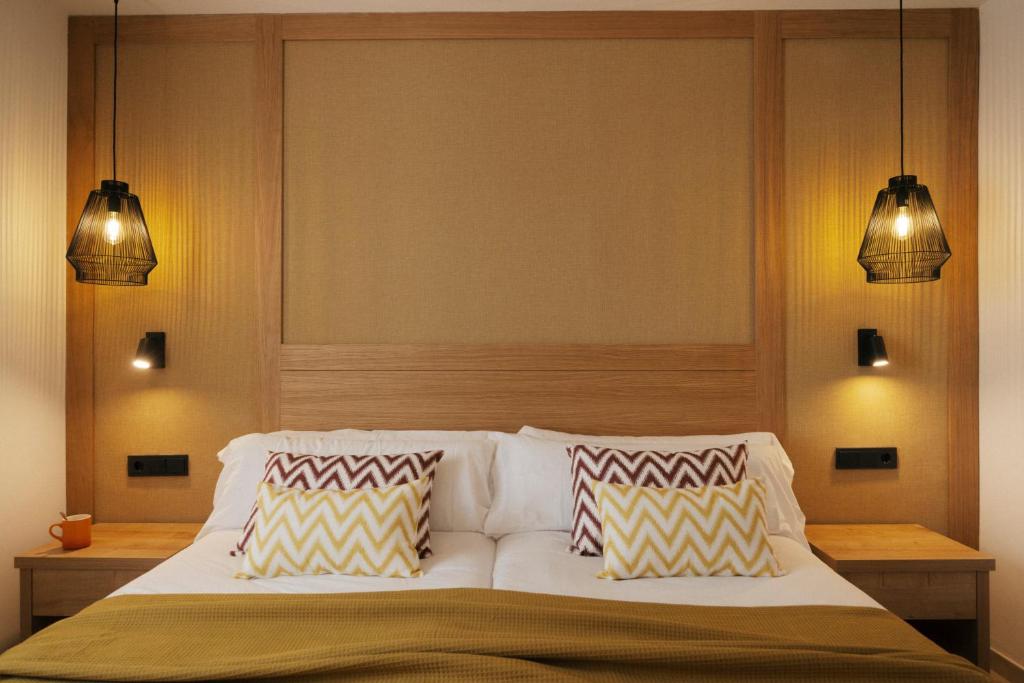 Caramelo Marina Calan Bosch - Adults Only — Hotel rooms in Cala'n Bosch, Balearic Islands