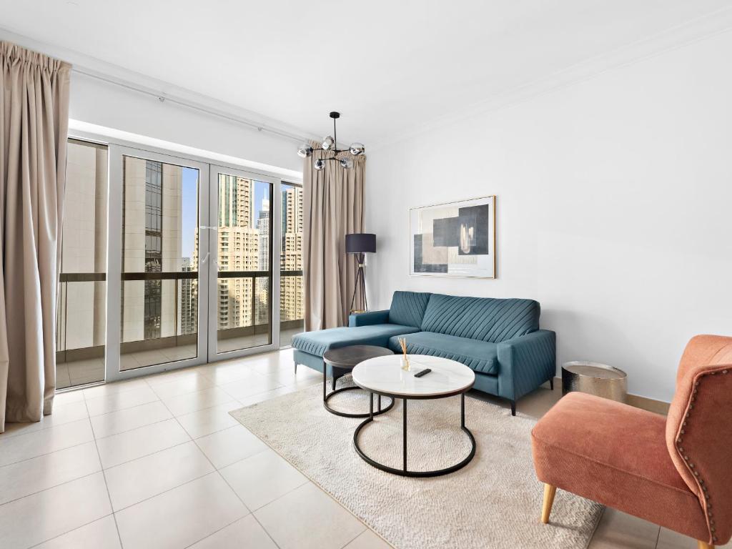 Downtown Elegance - Lavish 2BR at 8 BLVD Walk, Dubai