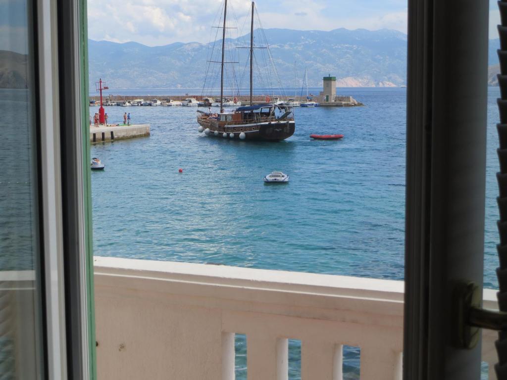 Apartment Palada — Hotel in Baska