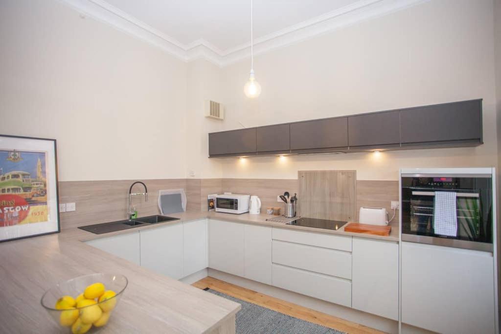 Spacious Period Property in Glasgow, Glasgow