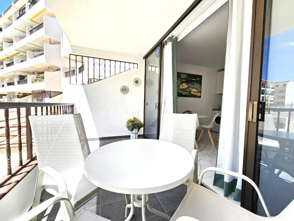 Ada's Nirvana, Heart of Los Cristianos - 4