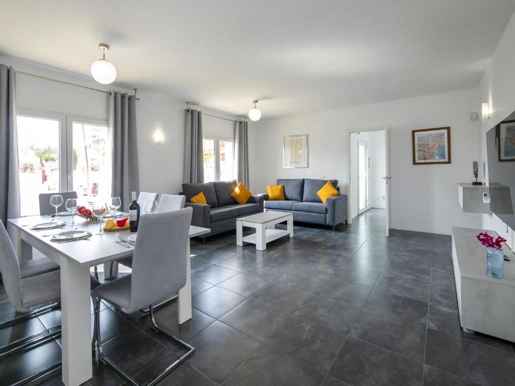 Villa Guadalete by Interhome - 3