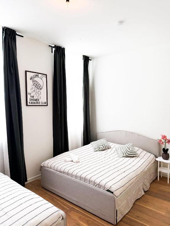 Stylish Home on the Waterfront Near Antwerp Historic Center, Antverpy