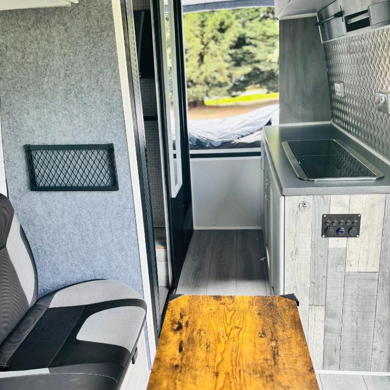 Stratford Camper Van, Snitterfield