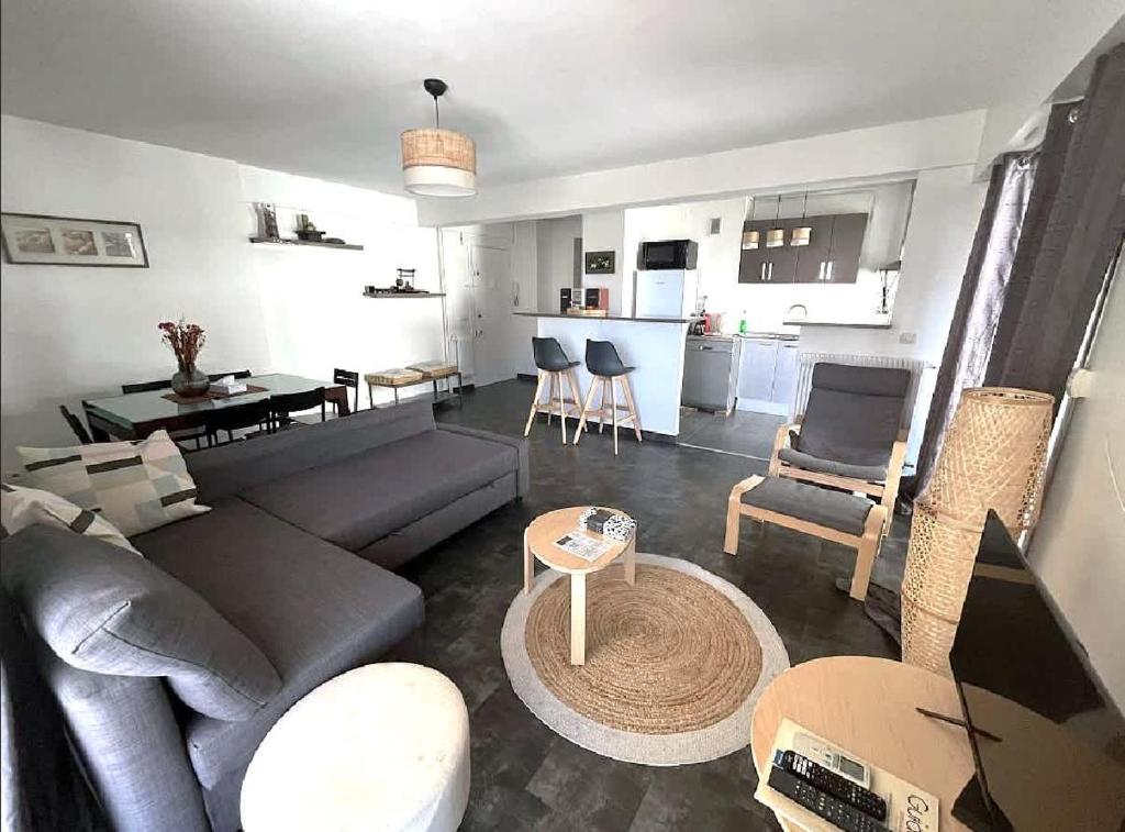 LE VERSAILLES plaisir et confort en centre-ville, pour séjours en famille ou business - 5
