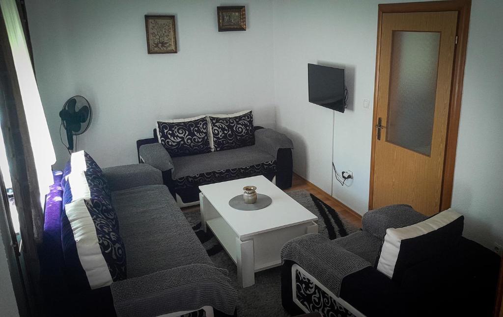 Savić- stan na dan, Nevesinje