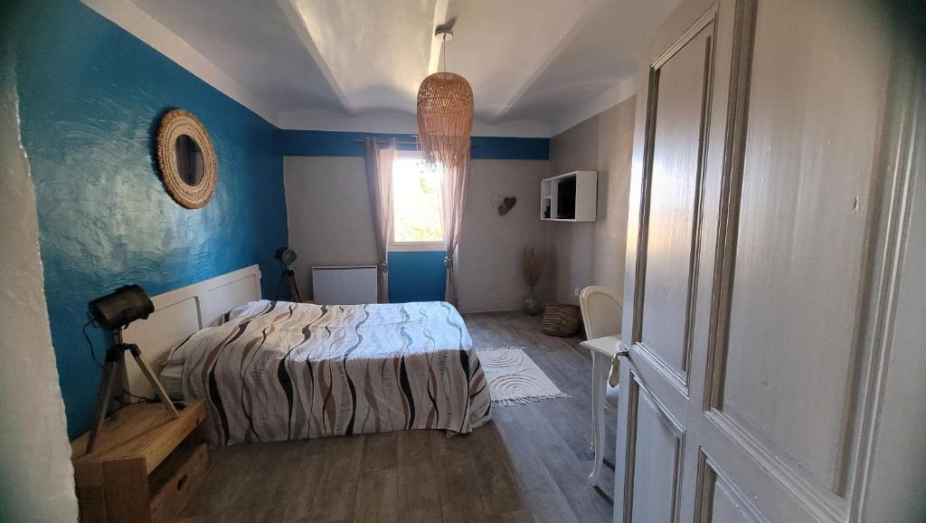 Les Yumboes, Rousson