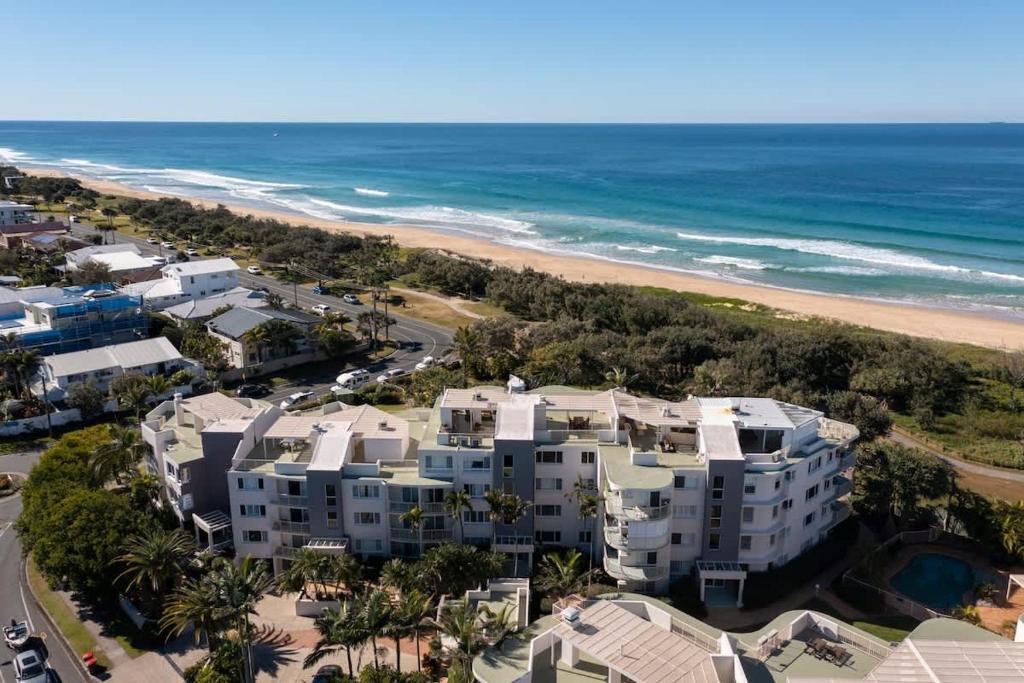 Surfside at Buddina with Direct Beach Access, Buddina