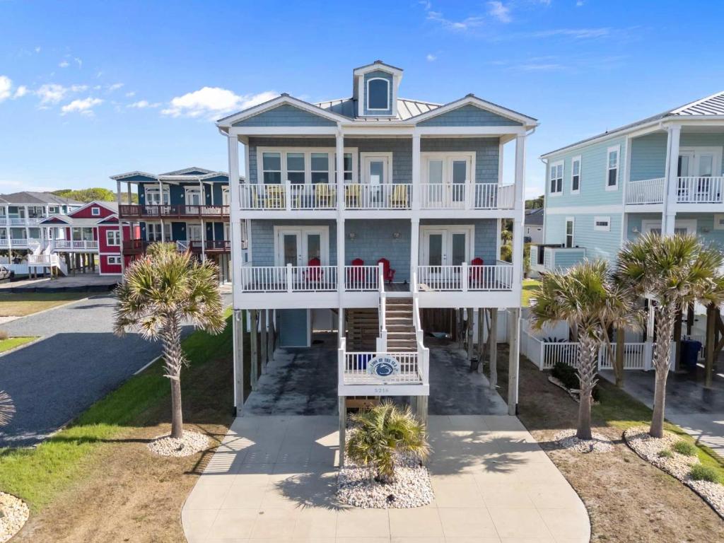 Ocean Views Pool Spa Private Backyard in OKI, Oak Island